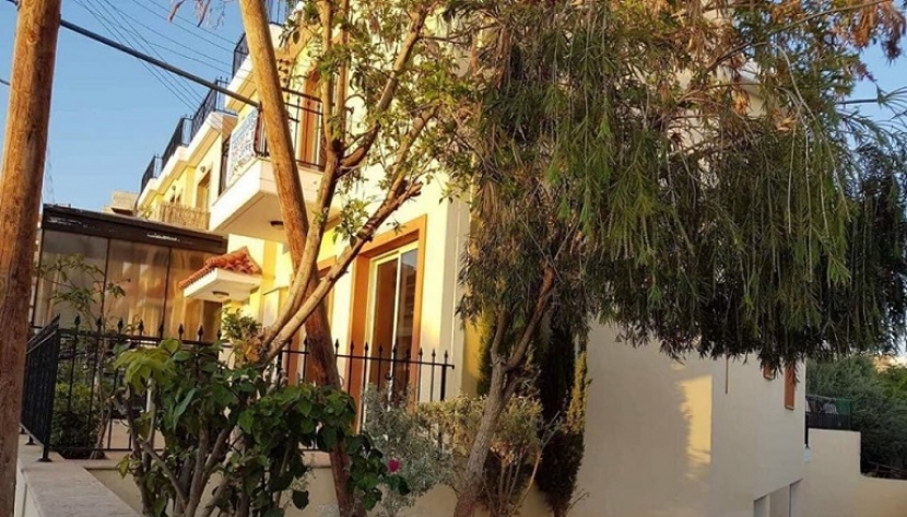 SPACIOUS 3 BEDROOM 3 BATHROOM SEMI-DETACHED HOUSE IN AYIA FYLA, LIMASSOL