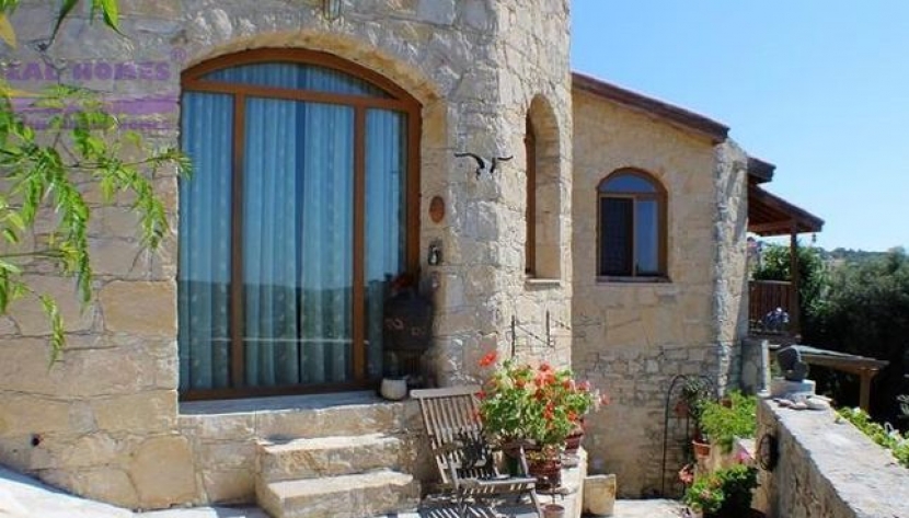 LIAGTHE-HRES-6168 BEAUTIFUL 5 BEDROOM STONE HOUSE IN AGIOS THERAPON, LIMASSOL *** SOLD ***