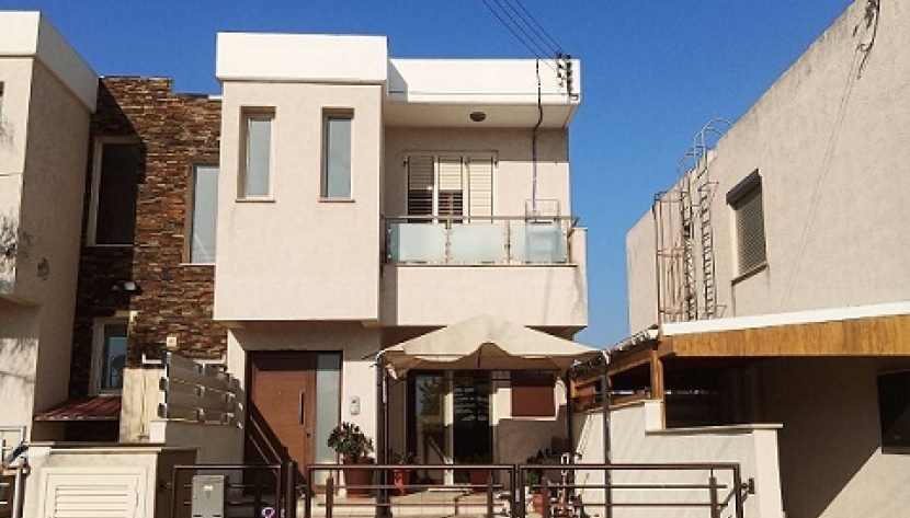 LIYPS-HRESB-6222 3 BEDROOM SEMI-DETACHED HOUSE IN YPSONAS, LIMASSOL