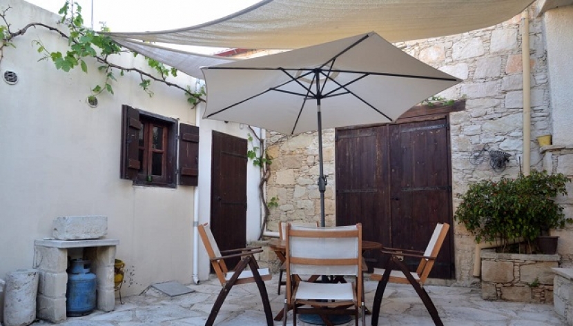 2 BEDROOM TRADITIONAL VILLAGE HOUSE IN AGIOS AMVROSIOS, LIMASSOL *** NOT AVAILABLE ***