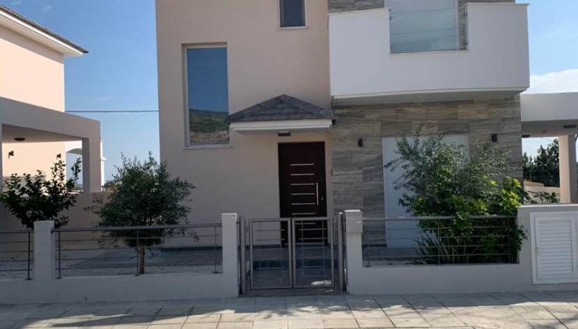 LPARE-HPAN-6318 3 BEDROOM HOUSES IN PAREKLISSIA ***SOLD***