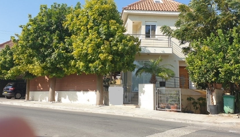 LIAGATH-HRESQ-6244 3 BEDROOM HOUSE + 3 BEDROOM BASEMENT + OFFICE IN AGIOS ATHANASIOS, LIMASSOL ***UNAVAILABLE***