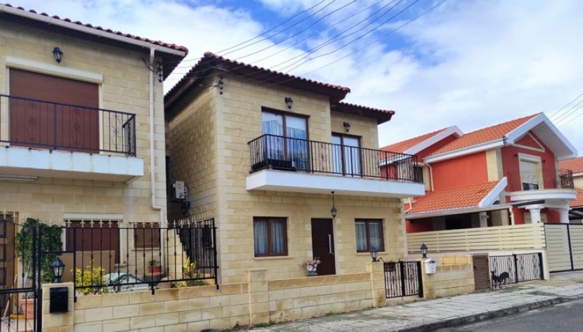 LKOL-HRESB-6357 4 BEDROOM HOUSE IN KOLONAKIOU AREA ***SOLD***