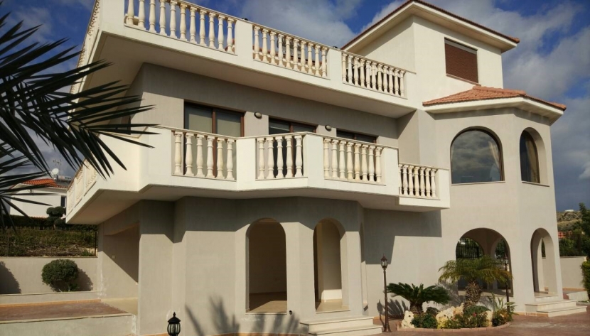 LAATH-HRESG-6456 5 BEDROOM LUXURY VILLA IN AGIOS ATHANASIOS AREA