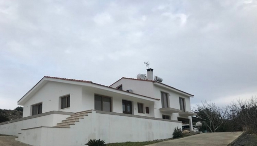 LSPIT-HRESB-6515 4 BEDROOM FAMILY HOUSE IN SPITALI ***SOLD***