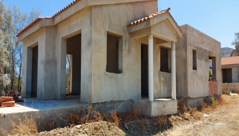 PPOM-BMAI-6551 3 BEDROOM BUNGALOW IN POMOS AREA