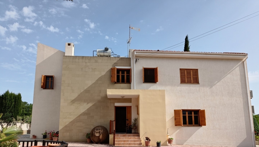  LLAN-HRESP-6936 5 BEDROOM HOUSE IN LANIA ***UNAVAILABLE***