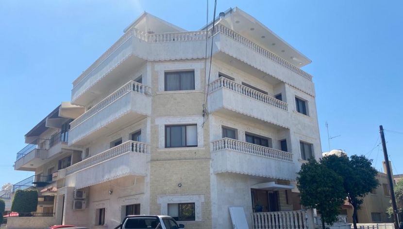 LCENTR-CRESB-6990 BUILDING OF 5 APARTMENTS IN CITY CENTRE OF LIMASSOL